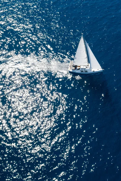 Vista Aérea Iate Que Navega Mar Adriático Croácia — Fotografia de Stock