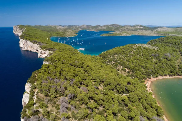 Scogliere Nel Parco Nazionale Telascica Con Lago Mir Mare Adriatico — Foto Stock