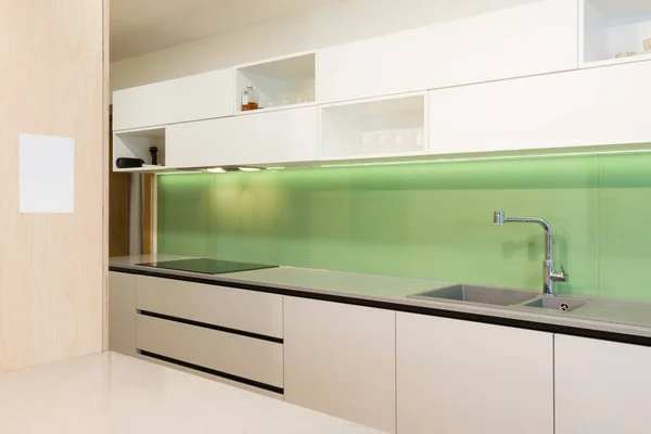 Dairenin modern mutfağı.