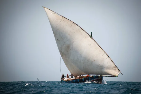 Stonetown Zanzibar Jan 2018 Σκάφος Του Ψαρά Επιστρέφει Στο Σπίτι — Φωτογραφία Αρχείου