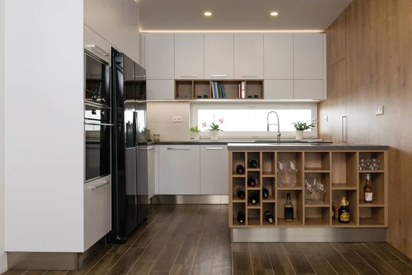 Interior Cozinha Moderna Com Eletrodomésticos Embutidos — Fotografia de Stock