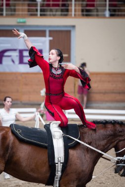 PEZINOK, SLOVAKIA - 18 Haziran 2018: Rusya 'dan Karina Doroshenko 18 Haziran 2018 tarihinde Slovakya' nın Pezinok kentinde yapılan Kasa yarışmasında görev aldı
