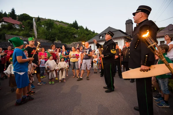 Spania Dolina Slovakia Aug 2017 Faklcug Traditional Night March Torches — Stock fotografie