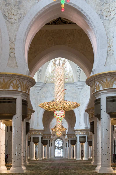 Abu Dhabi Emiratos Árabes Unidos Febrero 2018 Interior Sala Oración —  Fotos de Stock