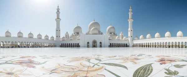 Dubai Emiratos Árabes Unidos Febrero 2018 Mezquita Sheikh Zayed Abu —  Fotos de Stock