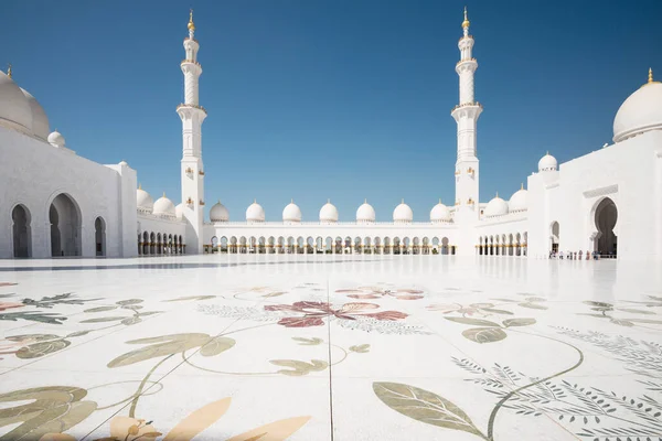 Dubai Emiratos Árabes Unidos Febrero 2018 Mezquita Sheikh Zayed Abu —  Fotos de Stock