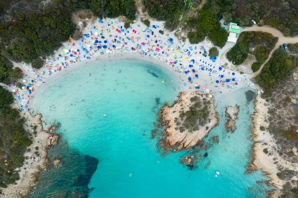 Veduta Aerea Della Bellissima Spiaggia Sabbiosa Con Acqua Color Smeraldo — Foto Stock