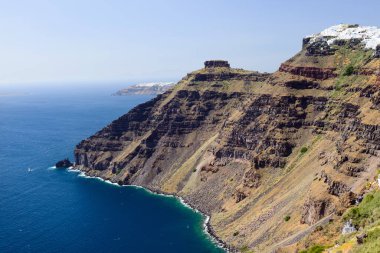 Kaldera ve Ege Denizi ile Yunanistan 'ın Santorini adasının güzel manzarası