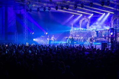 BRATISLAVA, SLOVAKIA - 28 Mart 2016 'da Slovakya' nın Bratislava kentinde düzenlenen Hayalet Işıkları Dünya Turu sırasında Tobias Sammet 'in Avantasia projesinin performansı