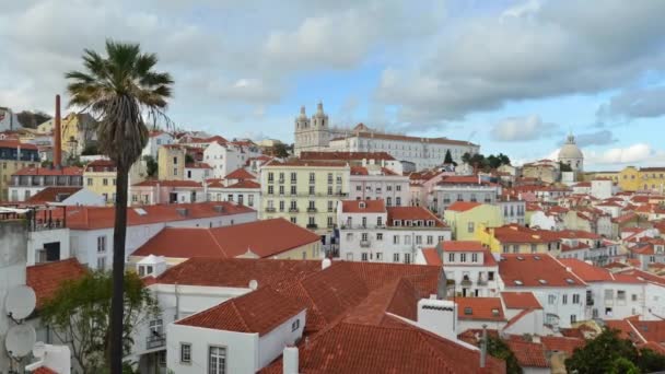 Lizbon Portekiz Alacakaranlıkta Bulutlu Gökyüzü Ile Alfama Dan Güzel Bir — Stok video
