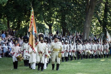 BRATISLAVA, SLOVAKIA - 21 Mayıs 2016: Napolyon 'un 21 Mayıs 2016' da Slovakya 'nın Bratislava kentinde Pressburg Kuşatması' nın yeniden canlandırılması