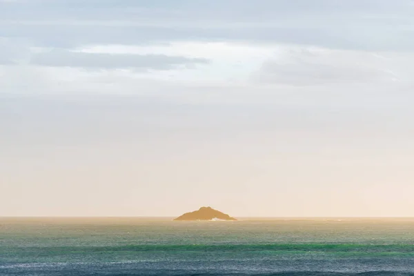 Sea Island Dusk Seen Clair Beach Dunedin New Zealand — Stock Photo, Image