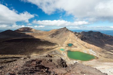 Zümrüt Göl, Tongariro Alp Geçidi 'nin tepesinden manzara, Yeni Zelanda