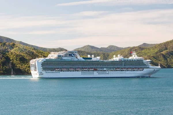Picton Nueva Zelanda Diciembre 2015 Crucero Pasajeros Diamond Princess Sale — Foto de Stock