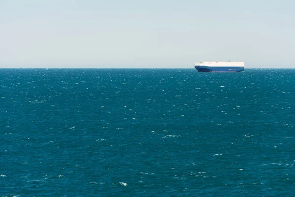 Buque Portaaviones Gigante Navegando Horizonte Marítimo Nueva Zelanda — Foto de Stock