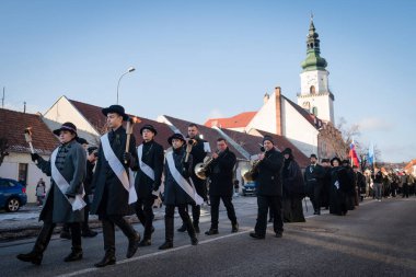 MODRA, SLOVAKIA - 18 Ocak 2026: Ludovit Stur 'un Modra mezarlığında ölümünün 170. yıldönümü münasebetiyle yapılan anma töreni ve çelenk