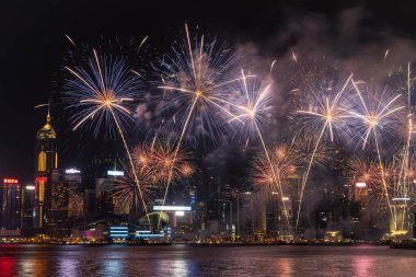 Hong Kong 'da yeni yıl arifesinde havai fişekler
