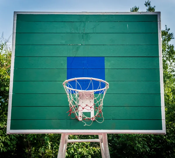 Outdoor public basketball court — Stock Photo, Image