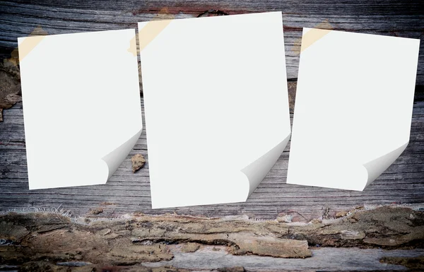 木製の背景に空白の紙 — ストック写真
