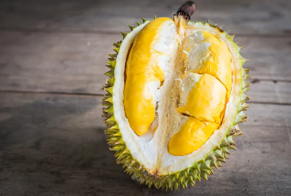 Primer plano de durian pelado . —  Fotos de Stock