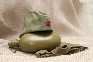 Arka plan kumaş üzerine ordu natürmort.