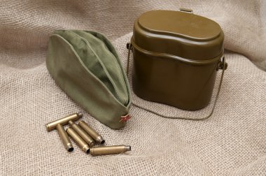 Arka plan kumaş üzerine ordu natürmort.