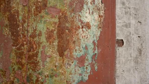 Achtergrond van roestig oud geschilderd oppervlak. Steampunk concept. Panorama — Stockvideo