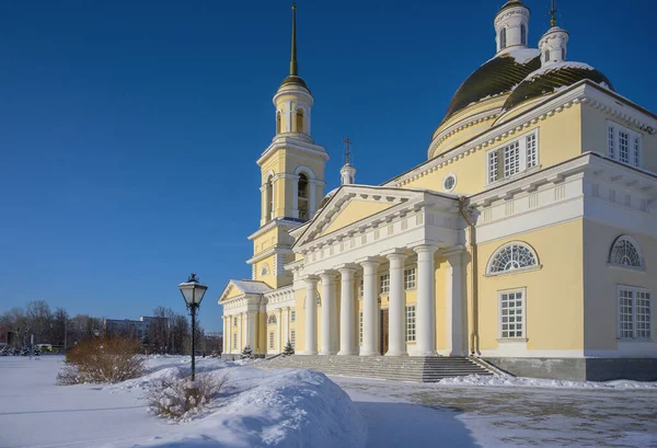 Church Snow Majestic Stone Orthodox Church Bell Tower White Columns — Stock Photo, Image