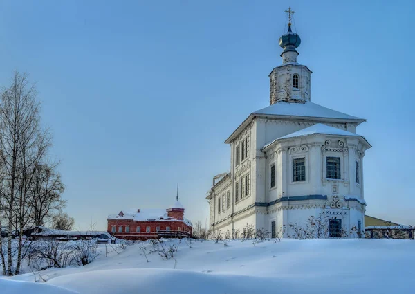Old White Stone Church Winter Sunny Day Cityscape White Blue — Stock Photo, Image