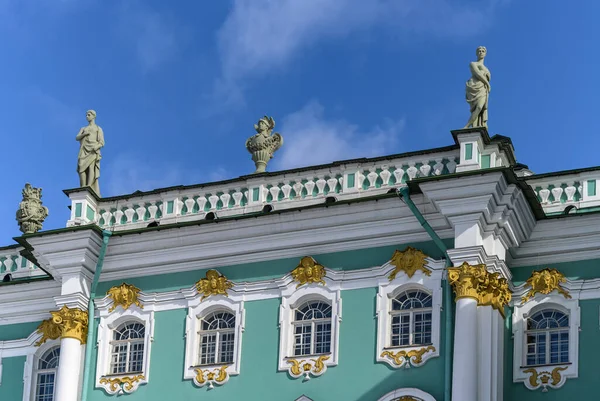 Der Obere Teil Mit Architektonischen Elementen Des Winterpalastes Petersburg Russland — Stockfoto