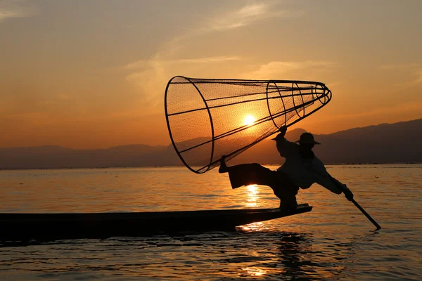 Fisherman at Inle Lake — Stock Photo, Image