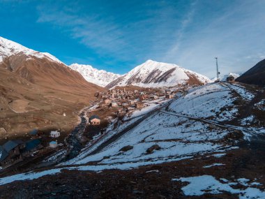 Kışın Ughuli köyüne bakın, Yukarı Svaneti, Georgia