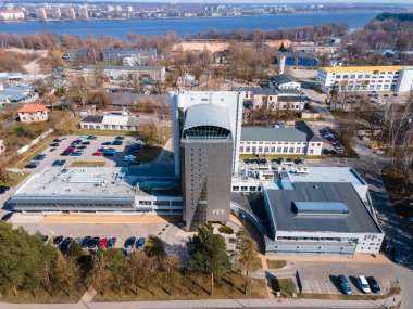 Riga, Letonya 'daki SEB banka binası. SEB, kurumsal müşteriler, kurumlar ve özel kişiler için kurulmuş bir İsveç finans grubudur.