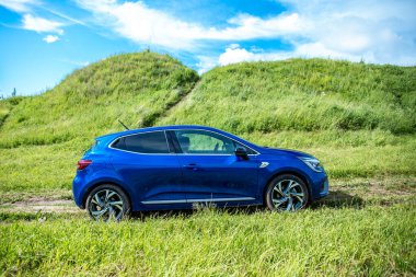 Renault Clio, Fransız otomobil üreticisi Renault tarafından üretilen bir mini otomobildir. 5. nesil E-teknoloji hibrit araba.