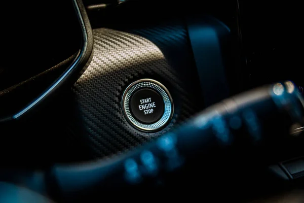 Renault Clio, Fransız otomobil üreticisi Renault tarafından üretilen bir mini otomobildir. 5. nesil E-teknoloji hibrit araba.