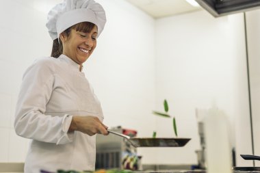 Oldukça profesyonel şef yemek.