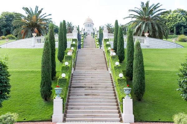 İsrail Bahai bahçelerinde