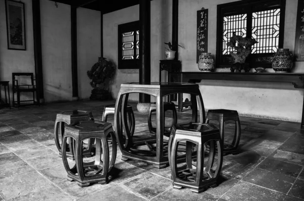 中国房子的内部 咖啡桌和一套椅子 中国苏州 — 图库照片