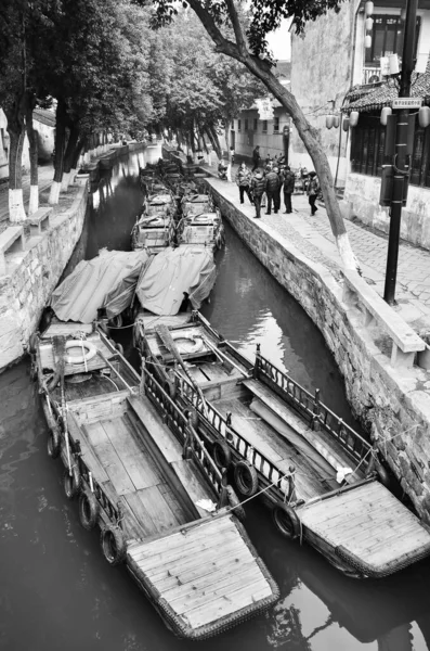 Ancorado Rema Barcos Aguardando Canal Para Uma Viagem Turística — Fotografia de Stock