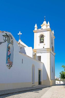 Ferragudo, Algarve, Portekiz 'deki Meryem Ana Kilisesi.