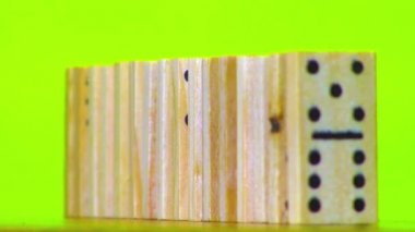 Domino etkisi, düşen bloklar