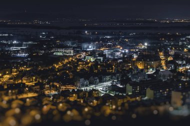 Geceleri şehrin en güzel manzarası.