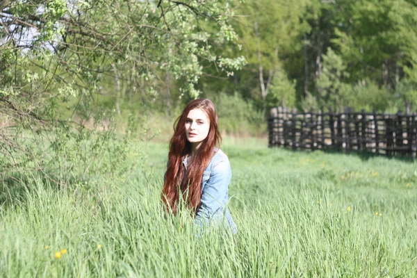 Menina na primavera em Lviv — Fotografia de Stock
