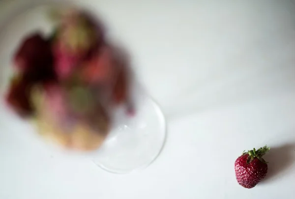 Nahrhafte Erdbeerfrüchte, Hintergrund frischer Erdbeeren — Stockfoto