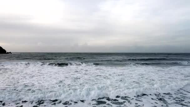 Imágenes Aéreas Aviones Tripulados Bahía Holywell Costa Cornwall Inglaterra Reino — Vídeo de stock