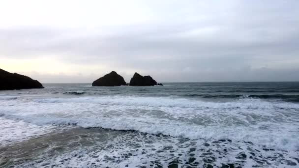 Imágenes Aéreas Aviones Tripulados Bahía Holywell Costa Cornwall Inglaterra Reino — Vídeos de Stock