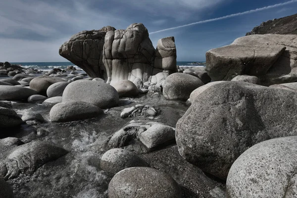 Rochas Praia Porth Nanven Cornwall England — Fotografia de Stock