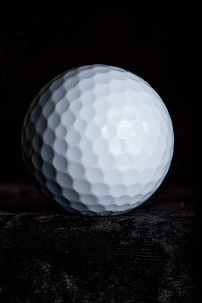 Fehér Golf Labda Fekete Háttér — Stock Fotó
