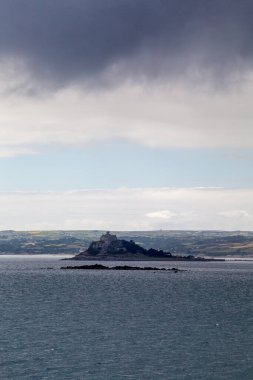 Atlantik Okyanusu 'nun kayalık kıyıları 