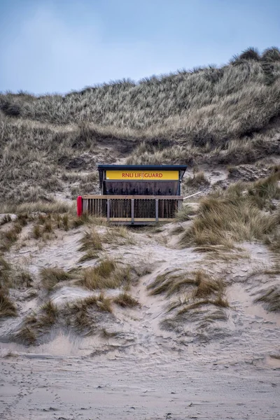 Scenic Shot Lifeguard Shack Shore Hill — Stock Photo, Image